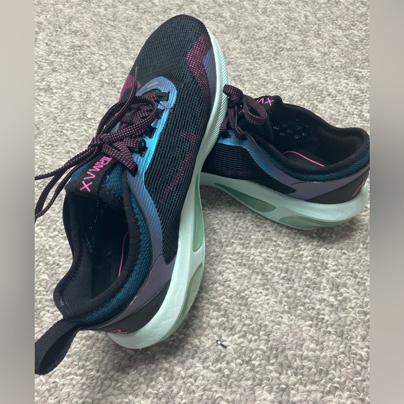 Nike Air Max - Women’s 11 - Brand New - Picture 4 of 8